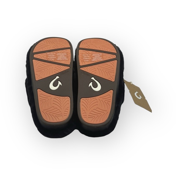 new Olukai ʊ Shearling Fur Outdoor Slipper Thong Sandals ʊ Black 9M ʊ in Box - Picture 15 of 17